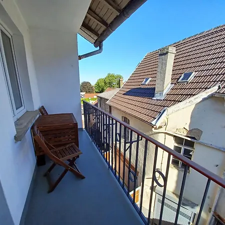 Moderne Maisonette-wohnung Im Stadtzentrum Apartman