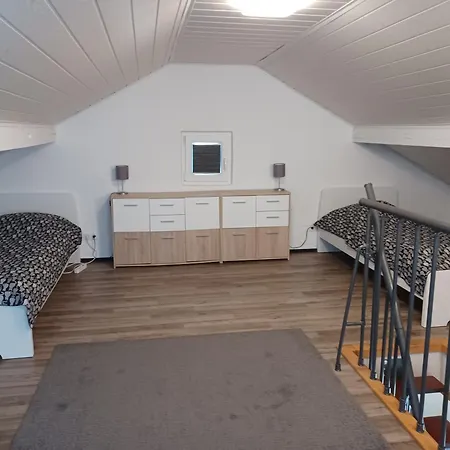 Apartman Moderne Maisonette-wohnung Im Stadtzentrum Grünstadt